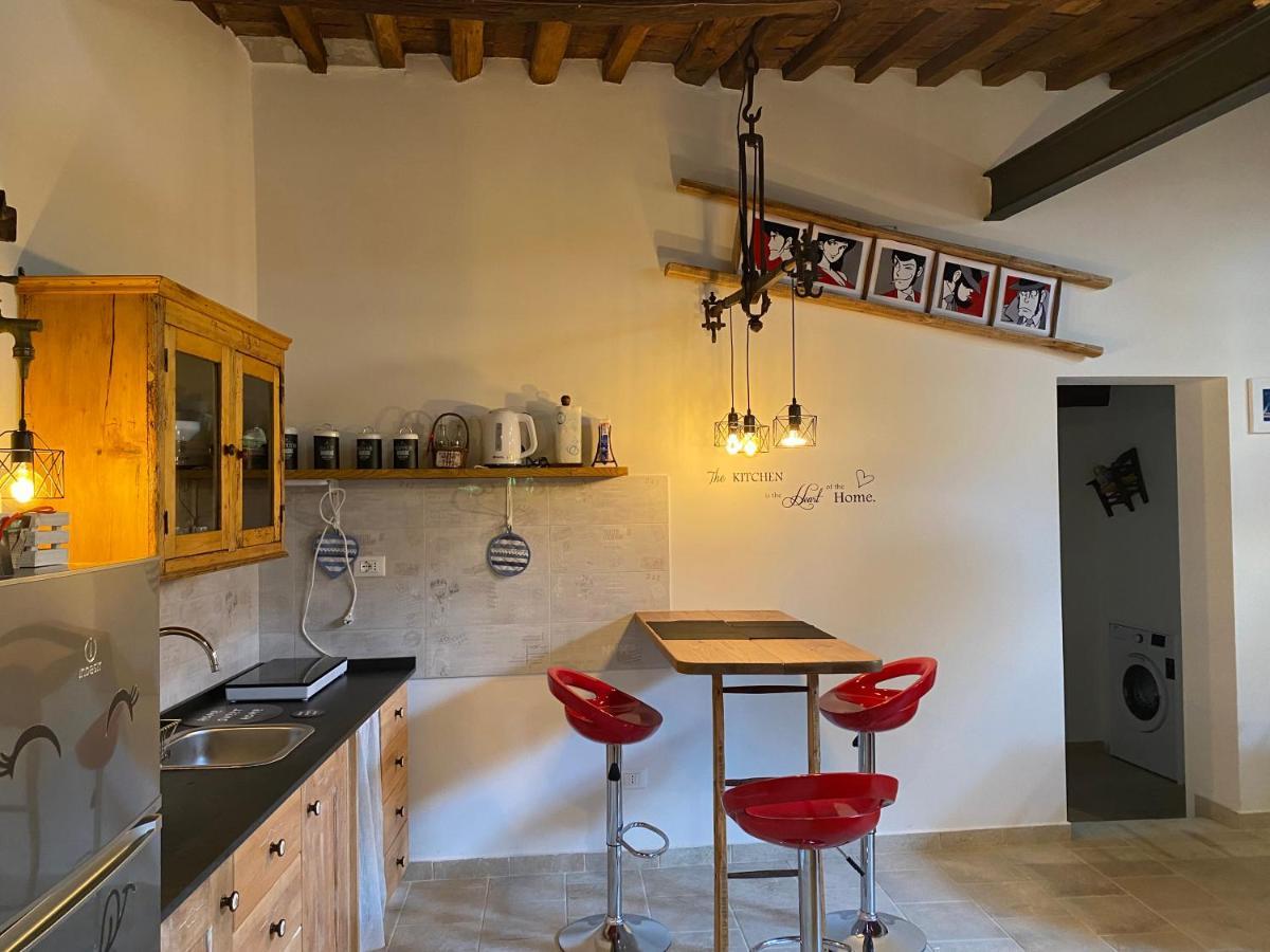 La Casa Della Luna Lägenhet Terricciola Exteriör bild